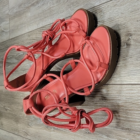 Michael Michael Kors Size 7 Vero Leather Platform Sandal in Dahlia - Picture 2 of 10